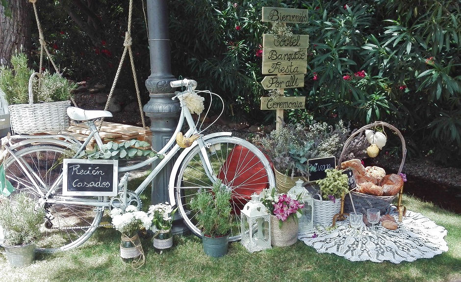 Bicicleta de bienvenida vintage para boda